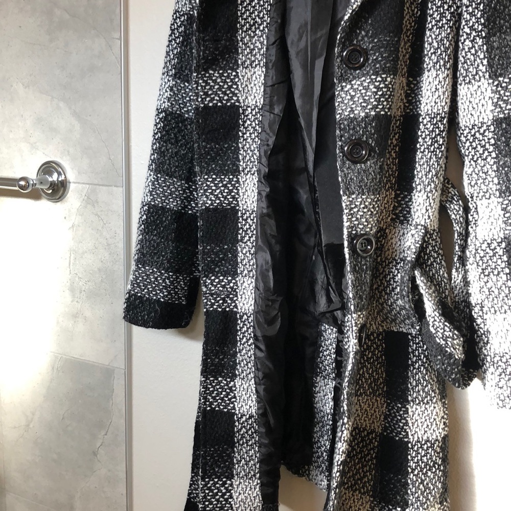 Mid length Coat - Picture 6 of 7